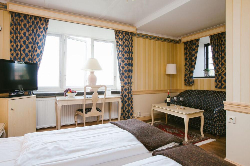 Hotel Gyllene Uttern Gränna Екстериор снимка