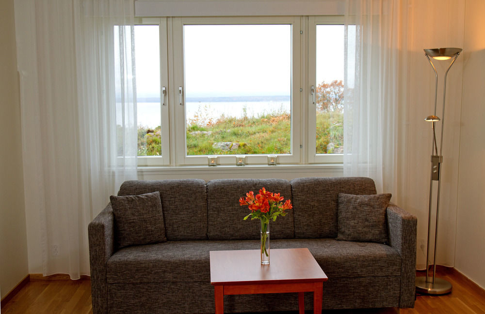 Hotel Gyllene Uttern Gränna Екстериор снимка